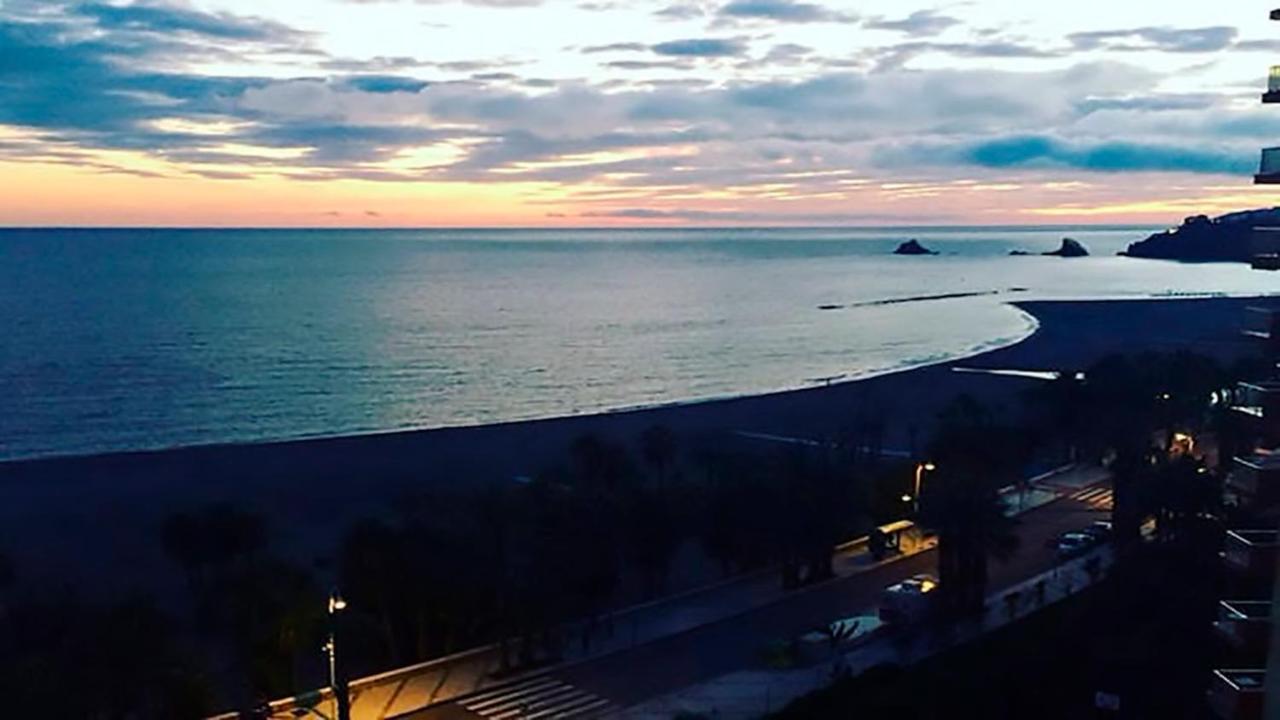 Apartamento En La Playa Con Vistas De Ensueno Almuñécar Dış mekan fotoğraf